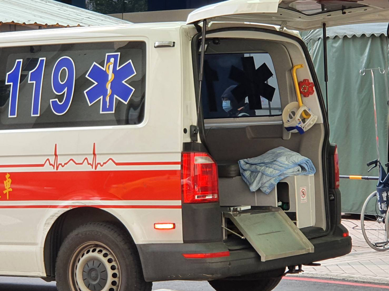 台中市西屯区今天下午2点多发生14岁国中生坠楼意外，送医抢救中。示意图／本报资料照
