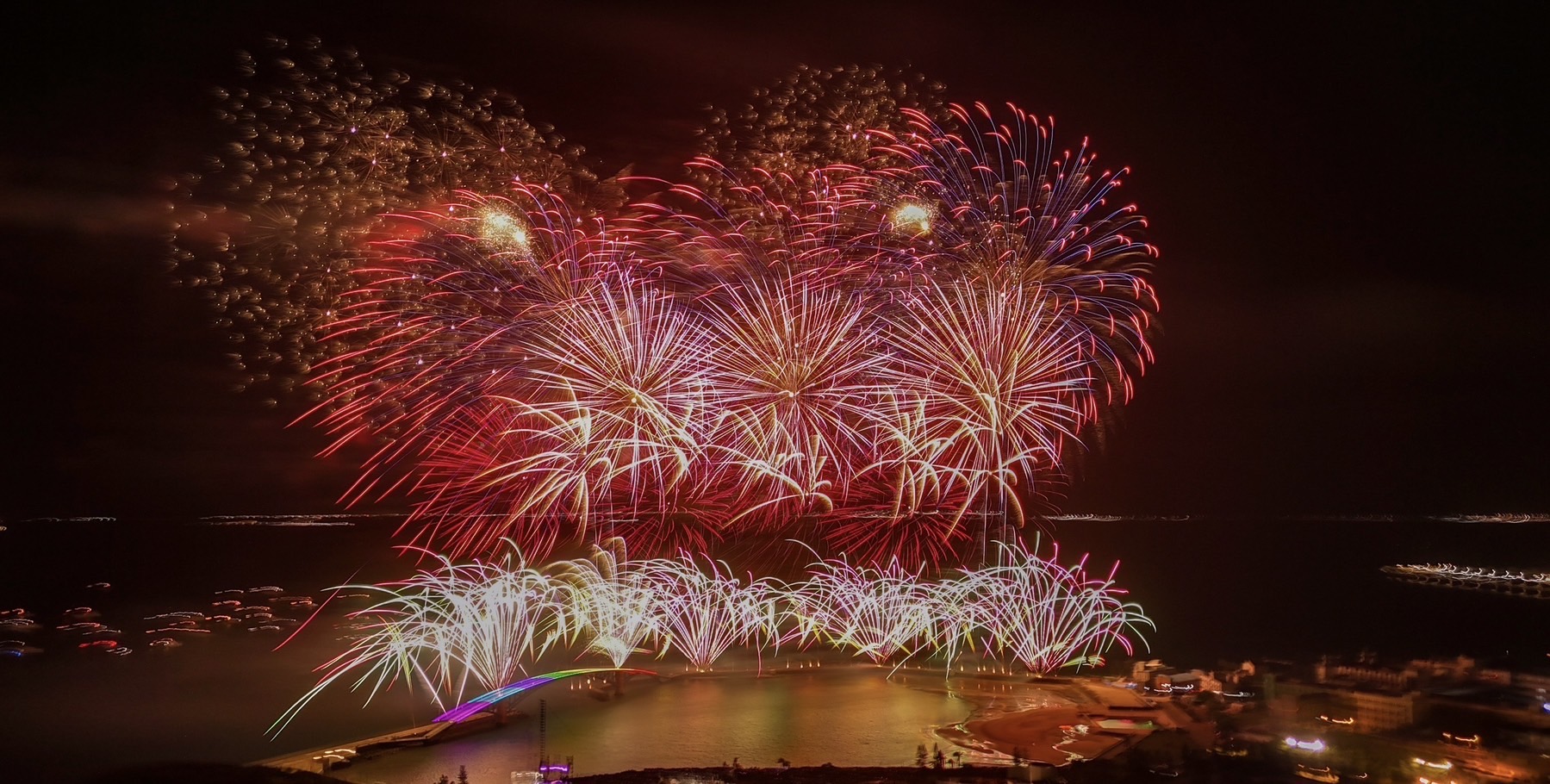 2024澎湖国际海上花火节于观音亭休闲园区盛大开幕。图／澎湖县政府提供