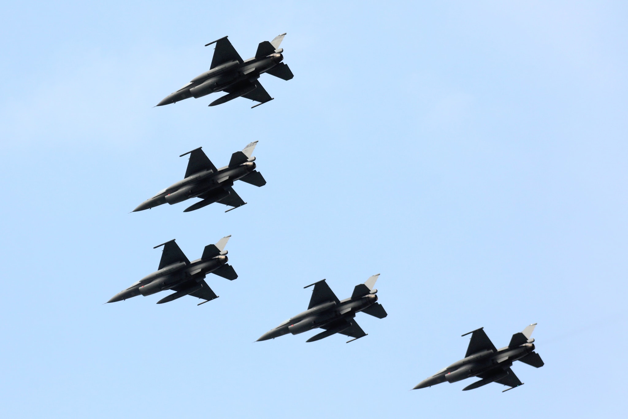 [新聞] 520向總統致敬！首支接裝F-16V空軍四聯