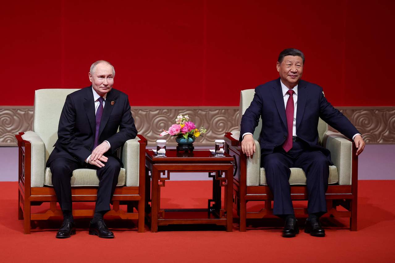 中国国家主席习近平16日在北京会见到访的俄罗斯总统普亭。