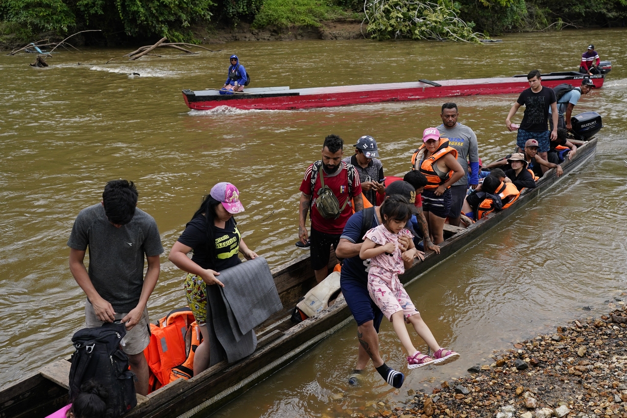 今年穿越中南美洲国家巴拿马和哥伦比亚之间险恶丛林「达连隘口」（Darien Gap）的未成年人数，将大增34%至16万，连续5年刷新纪录。