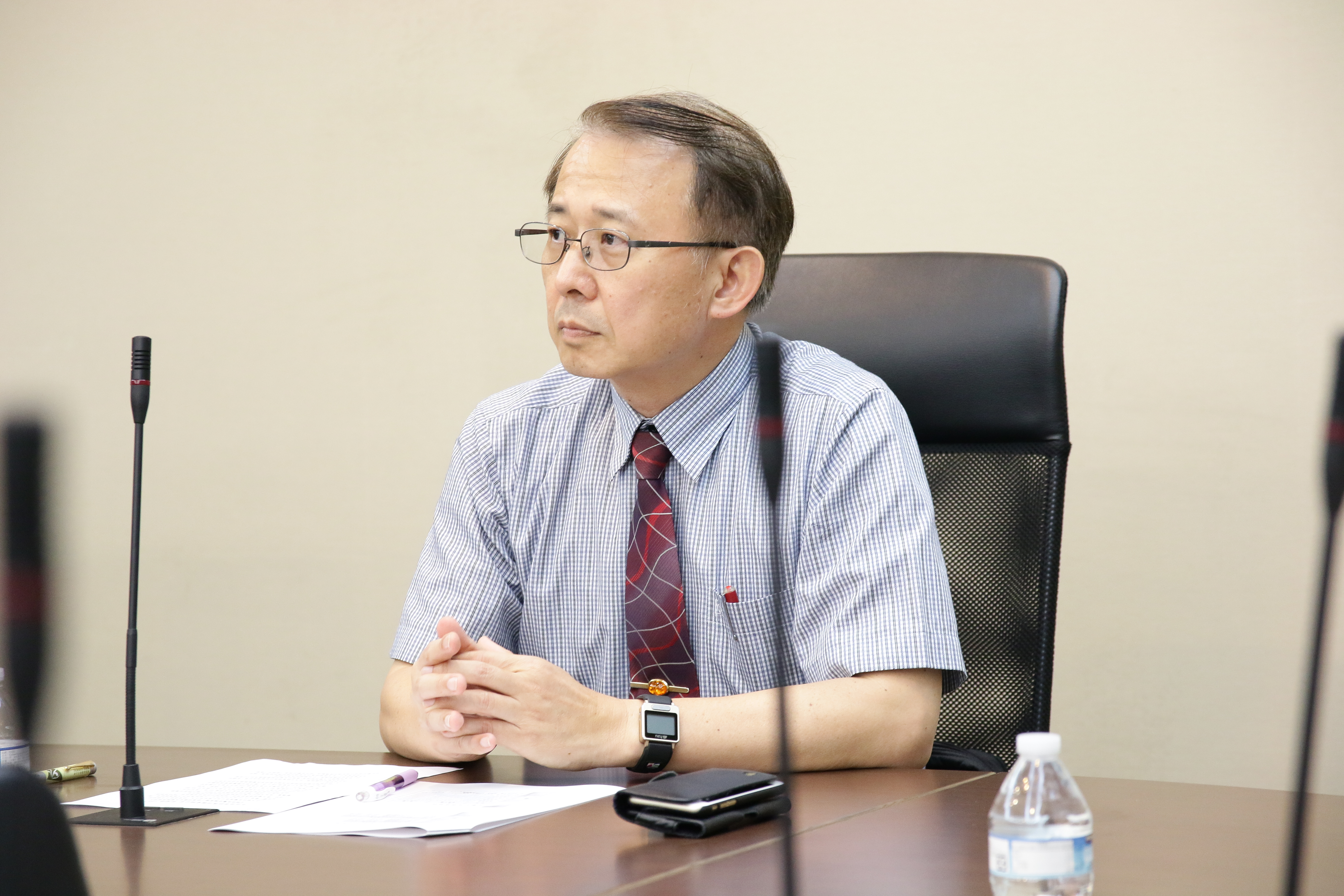 台湾大学生命科学院院长、台大医院小儿部主治医师江伯伦曾在17年前花费超过百万，让罹患晚期肺癌的父亲接受细胞疗法。本报资料照片