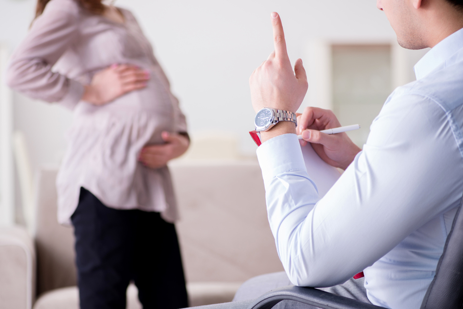 一名丈夫询问妇产科医师苏怡宁，孕妇是否可以吃泡面，因太太只有吃泡面不会有孕吐的状况，但又担心影响宝宝，于是想问问该怎么办。示意图／ingimage