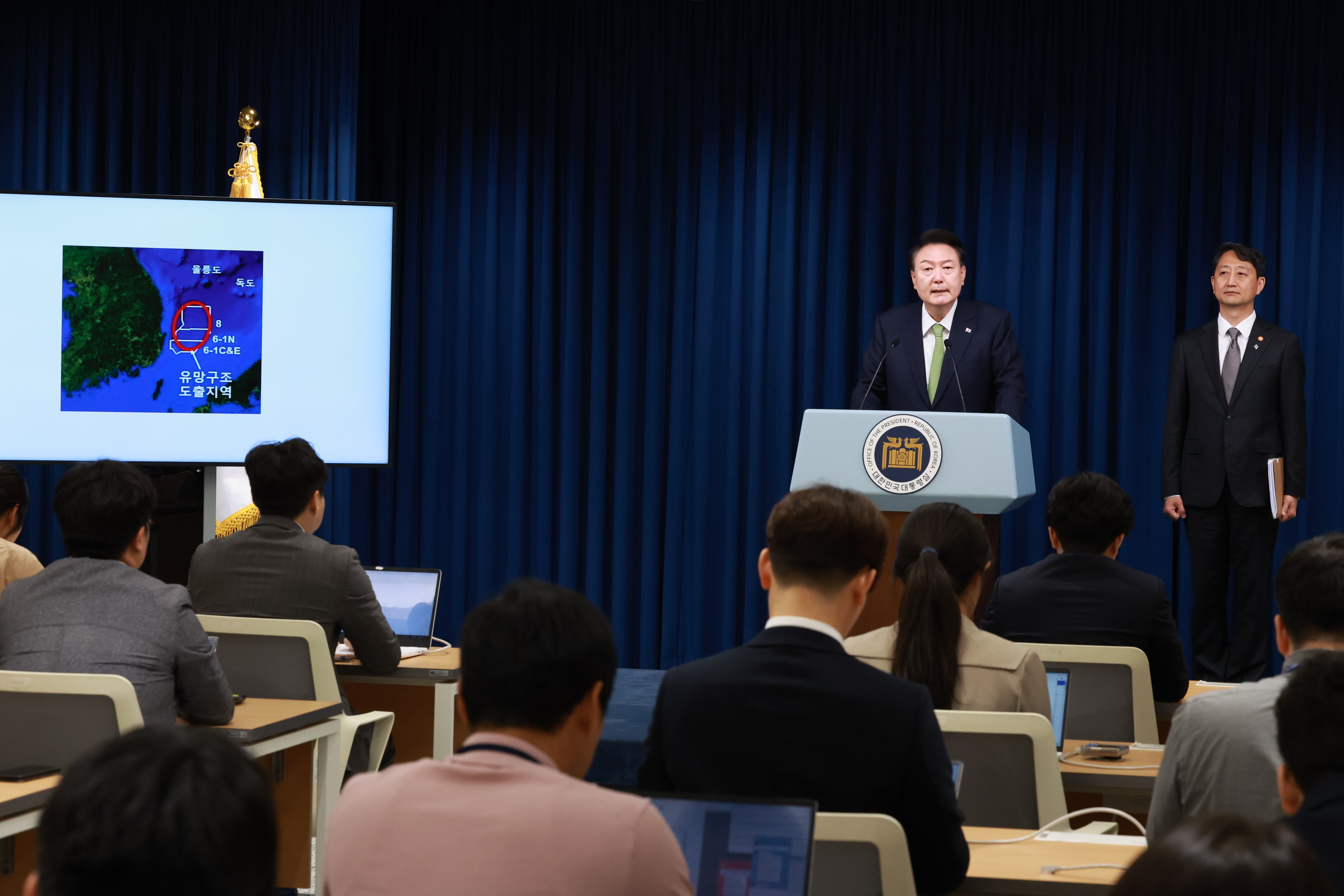 南韩总统尹锡悦3日开记者会，宣布开发东南外海石油与天然气蕴藏。欧新社