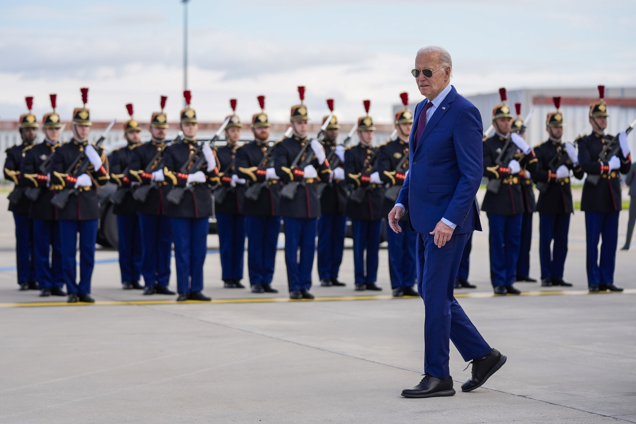 美国总统拜登抵达法国，将参加诺曼第登陆80周年纪念活动。美联社