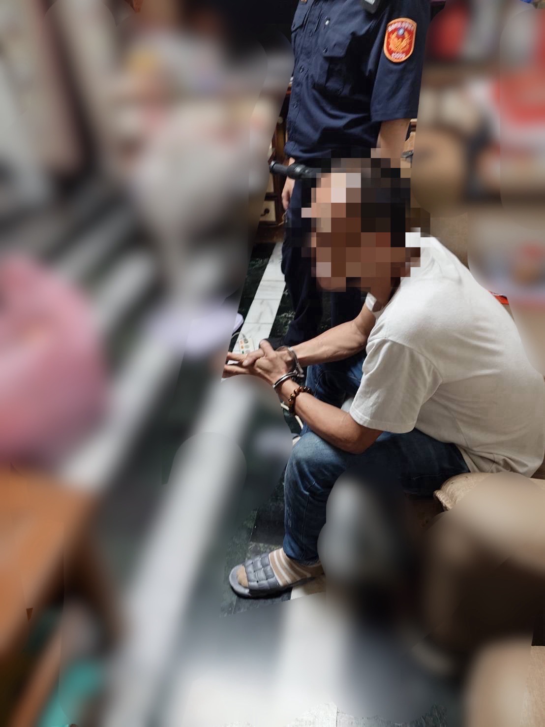 台南市42岁李姓男子，从5月17日起至6月4日涉嫌犯下4家选物贩卖机店窃案，遭到羁押。记者黄宣翰／翻摄