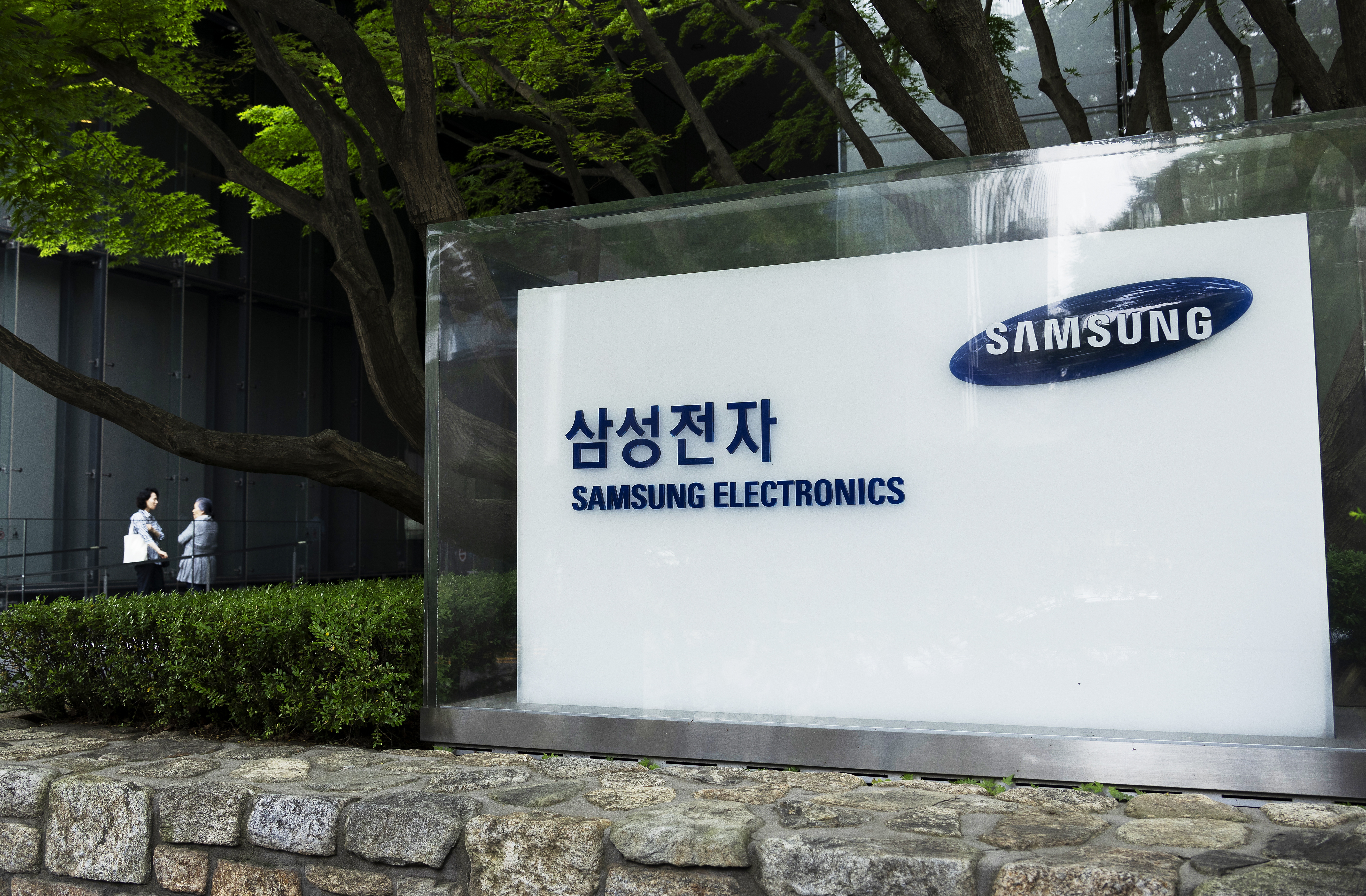 南韩业界人士指出，三星电子有望受惠于台积电涨价，因为客户可能会从台积电转单。  欧新社