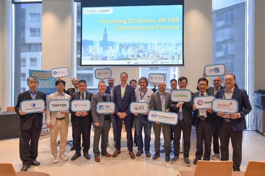 Taiwan Special Session研讨会邀请欧盟主导6G计划的欧盟6G智慧网路和服务产业协会（6G-IA）威尔库克（Colin Willcock）主席致词（图前排左五），交流欧盟6G技术研发最新进展。图／工研院提供