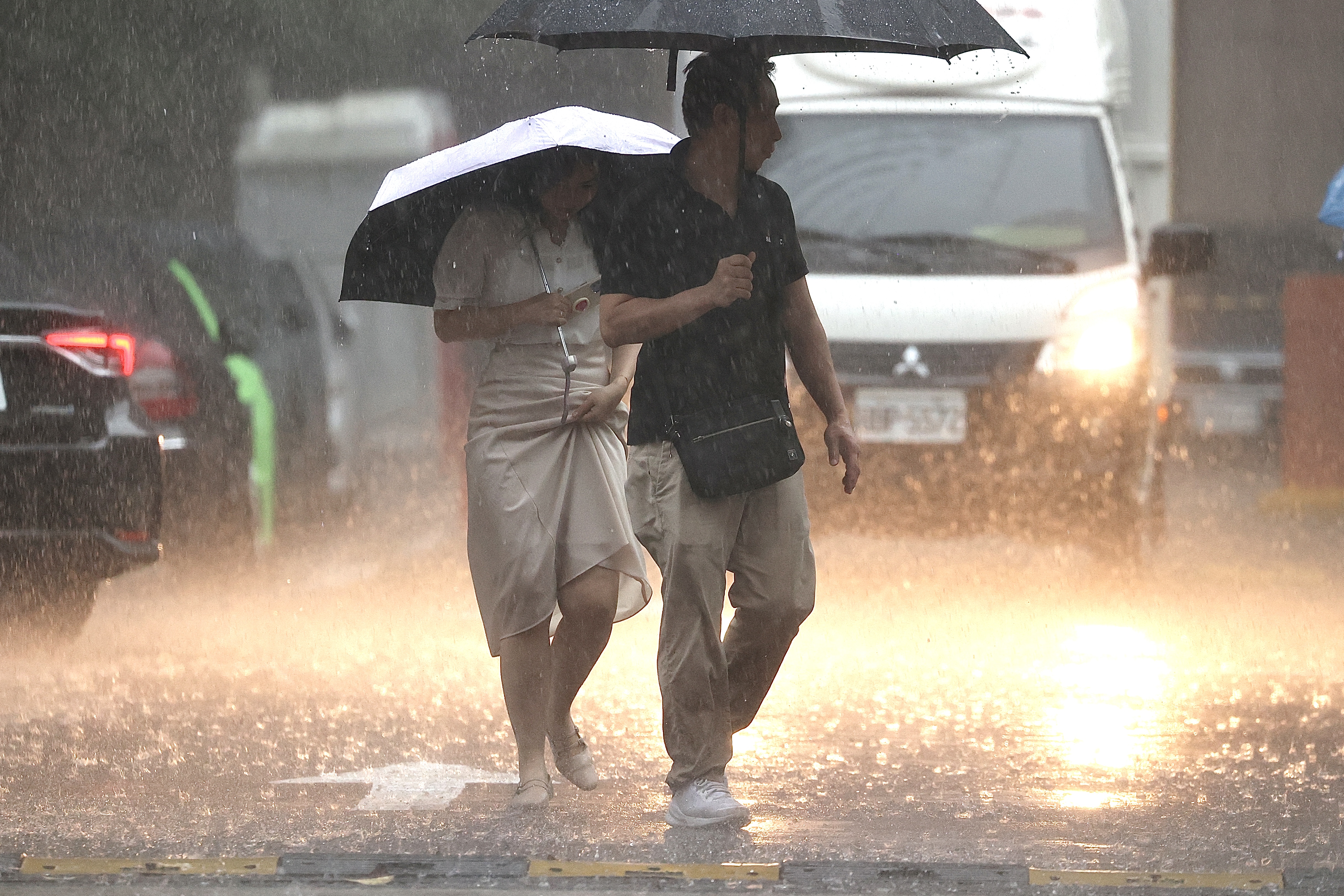 中央气象署针对16县市发布豪大雨及大雷雨警报。联合报系资料照