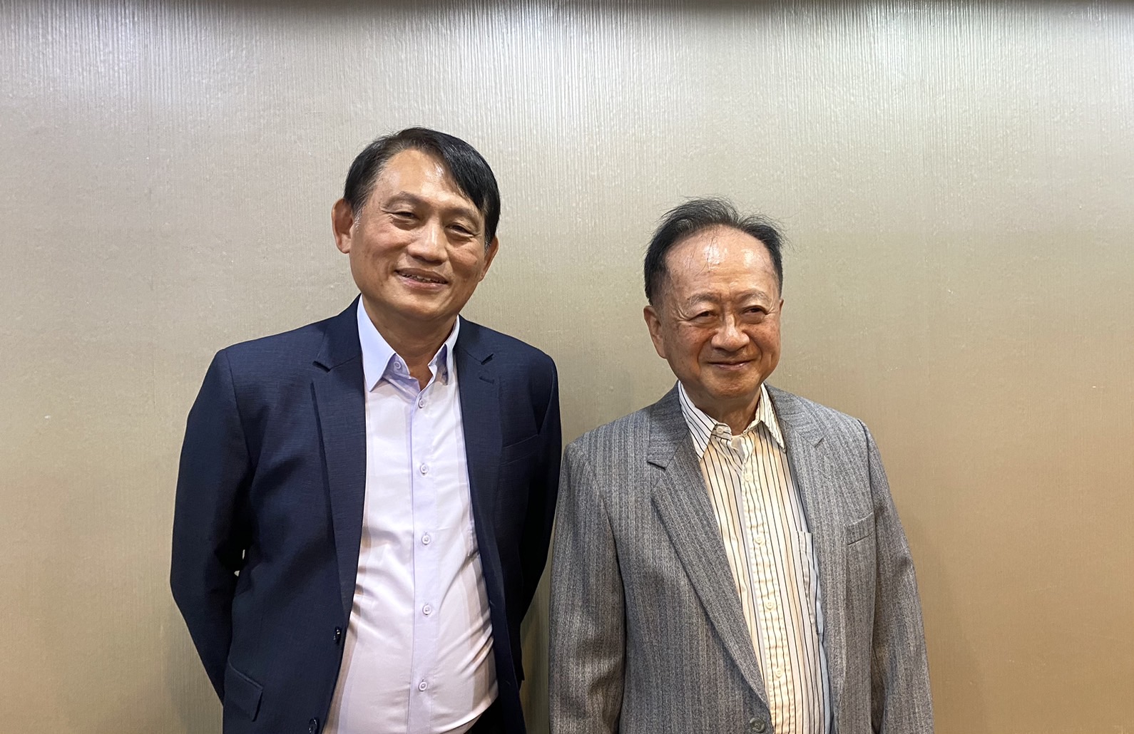 讯芯-KY总经理徐文一（左起）、董事长蒋尚义。记者李孟珊／摄影。
