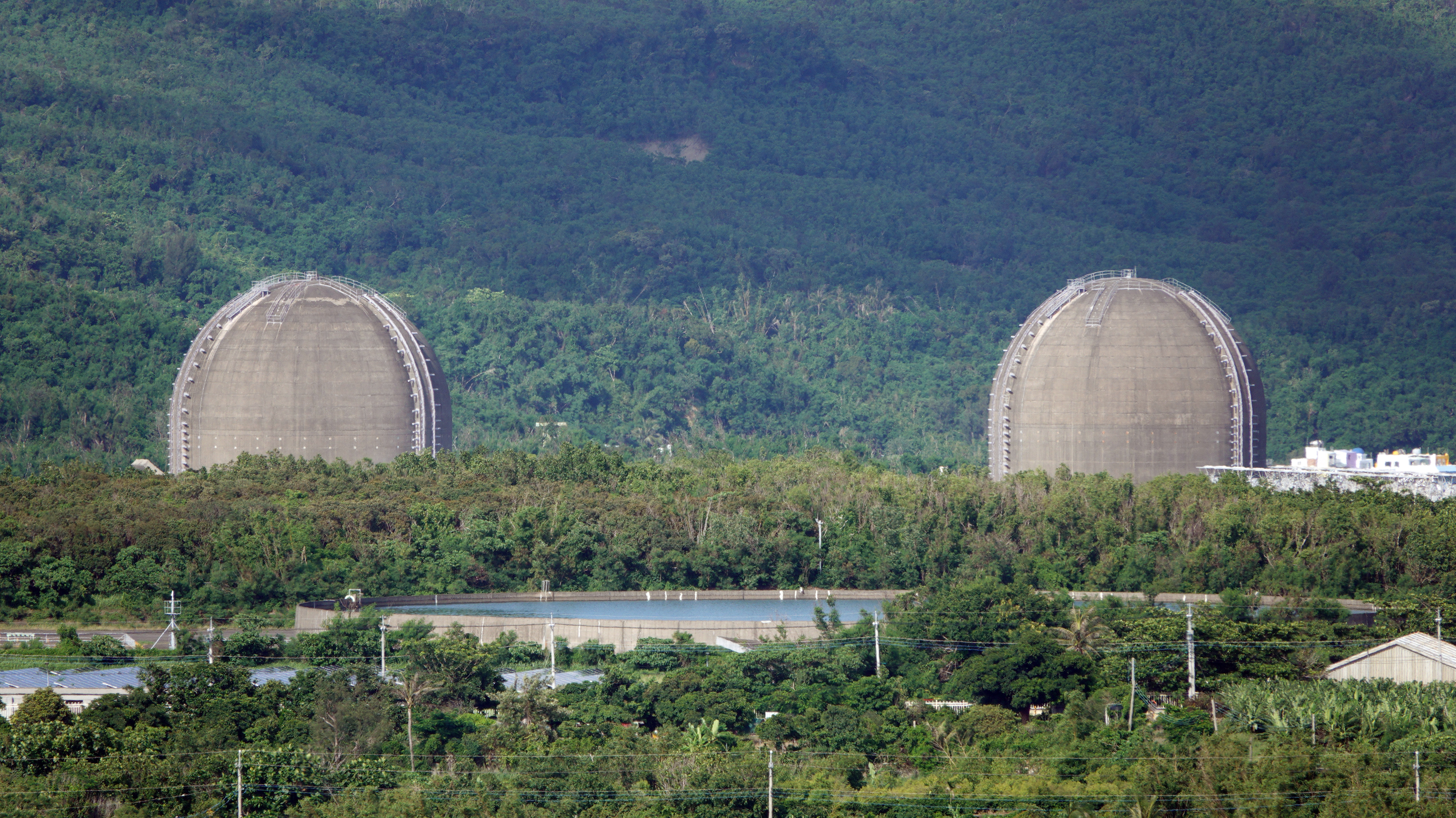 位于屏东垦丁南湾的核三厂。图／联合报系资料照片