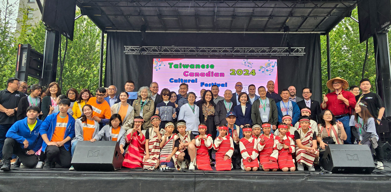 2024年台加艺文节29日在温哥华市中心登场，加拿大多位三级政府官员到场，赞扬台湾文化的多元性。中央社