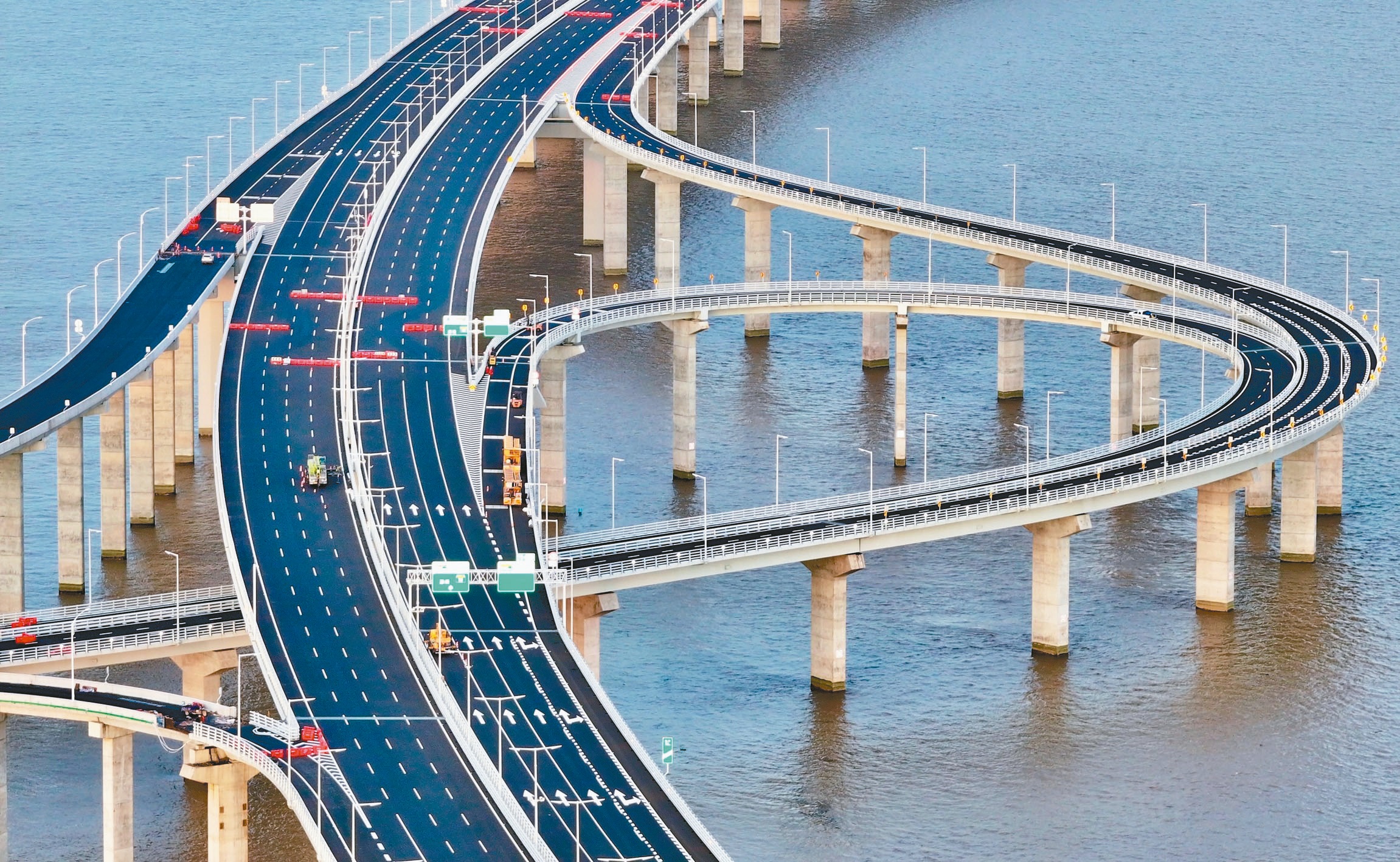 连接珠江口深圳与中山的交通枢纽「深中通道」即将于30日通车试营运，据港媒指出将有大陆国家领导人出席。（中新社）