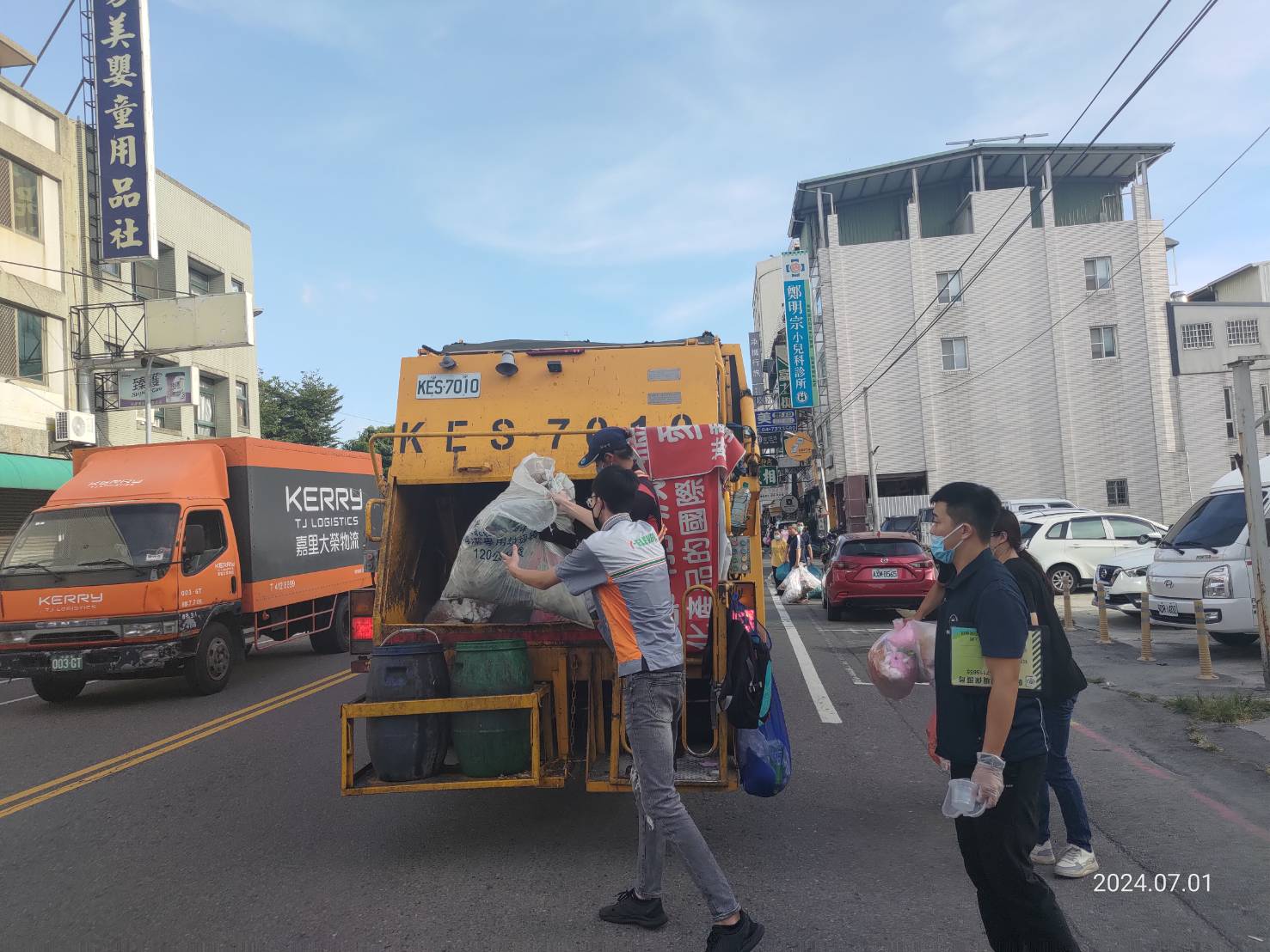 彰化县环保局今天起，加大资源回收抽查力道，共有6乡镇市清洁车被退运，不合格率达43%。图／环保局提供