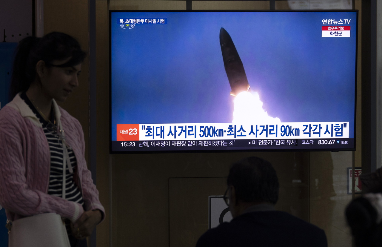 朝鲜中央通讯社（KCNA）宣称，这枚名为「火星炮-11Da-4.5」的导弹能够携带4.5吨级的超大型弹头。欧新社