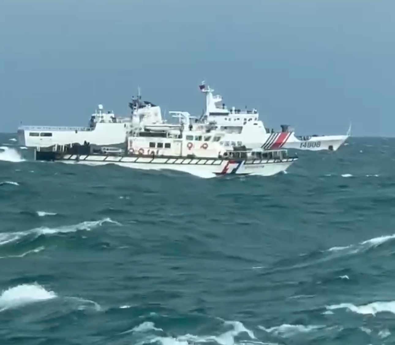 澎湖渔船大进满88号昨晚20时多在金门外海作业，遭2艘中国海警船强行登检。图／联合报资料照片