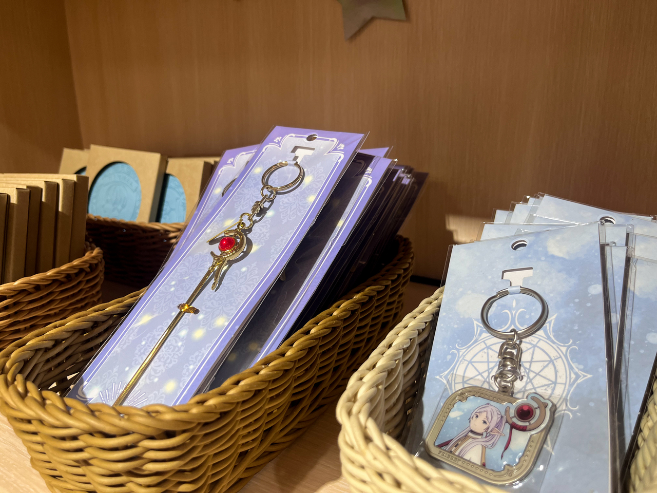 圖 葬送的芙莉蓮 咖啡廳打造寶箱怪體驗被吞