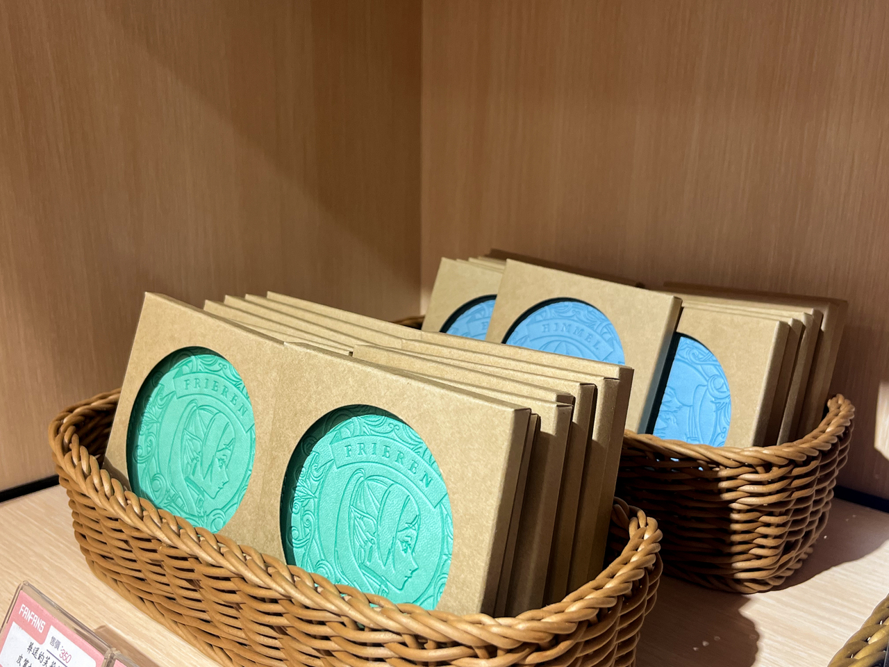 圖 葬送的芙莉蓮 咖啡廳打造寶箱怪體驗被吞