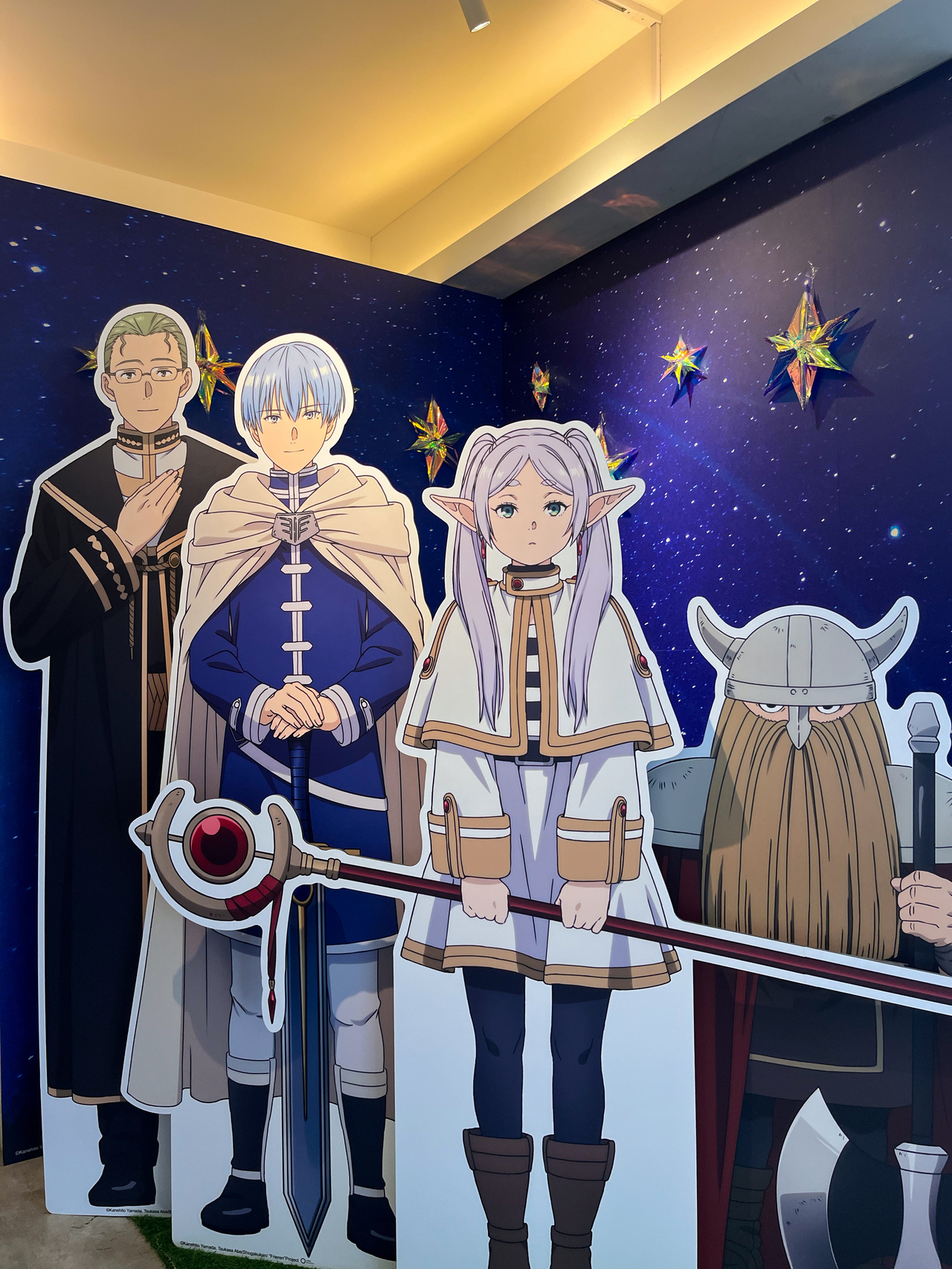 圖 葬送的芙莉蓮 咖啡廳打造寶箱怪體驗被吞