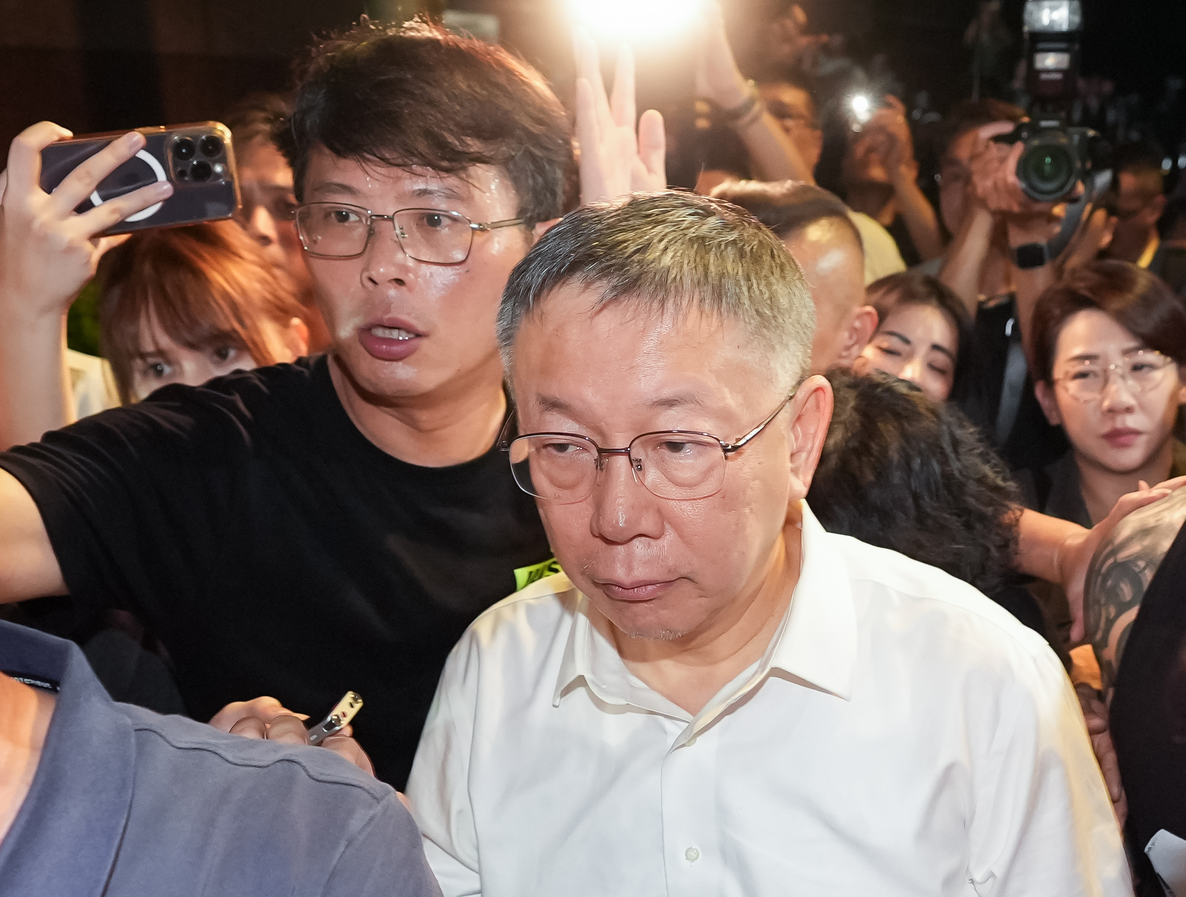 台北市前市長柯文哲因京華城圖利案被列為被告，檢察官日前向法院聲押，台北地方法院裁定無保請回，檢方今提抗告。圖／聯合報系資料照片