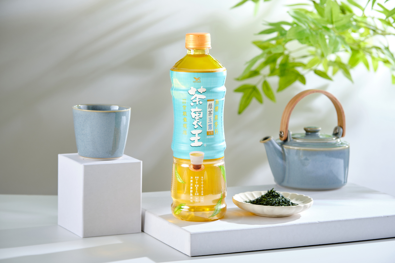 茶裏王將精選日本高級茶「玉露」收入瓶中，讓愛喝茶的你不用飛到日本，也能品味「回甘就像現泡」的玉露茶香。 攝影／盧畊廷
