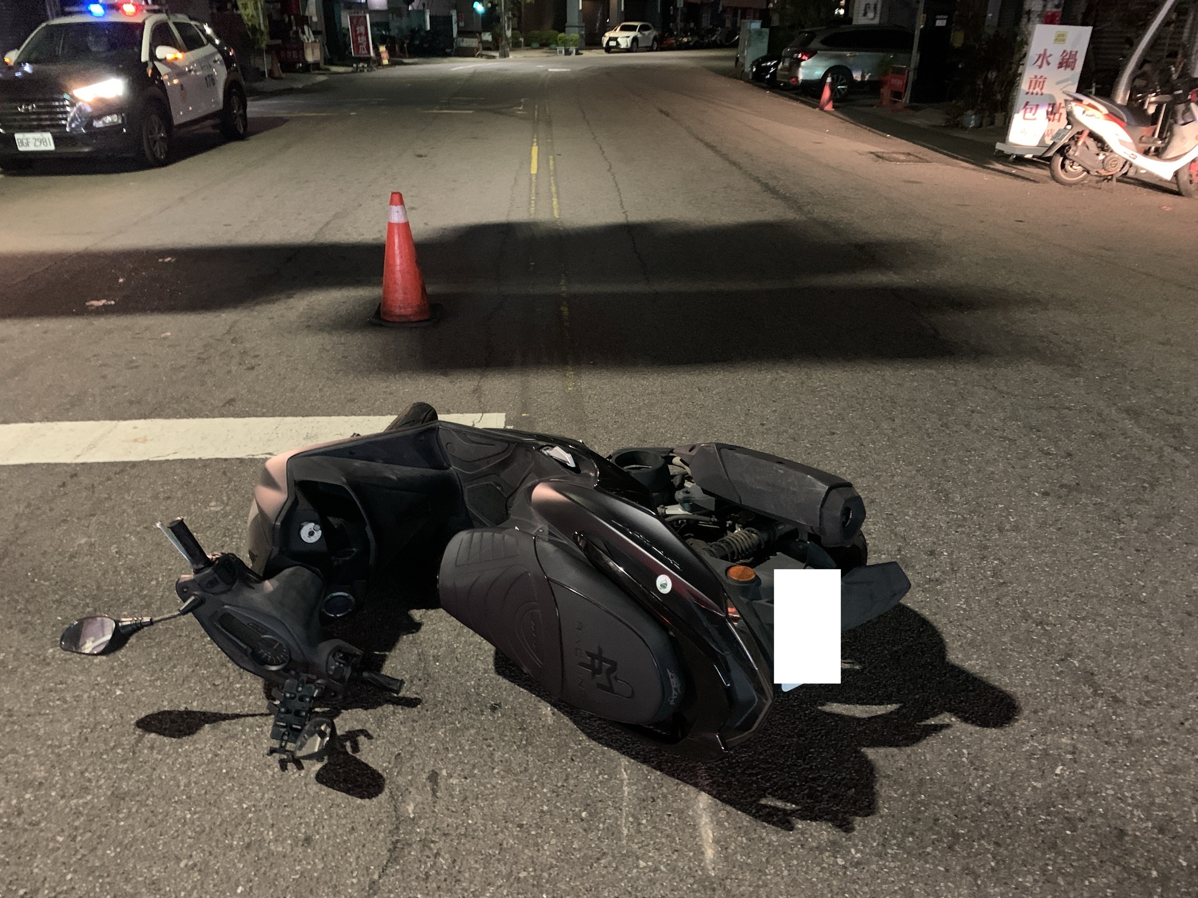 台中市叶姓计程车司机去年初开车行经精诚商圈时，与机车骑士碰撞，骑士身亡，二审判叶10月徒刑。记者陈宏睿／翻摄