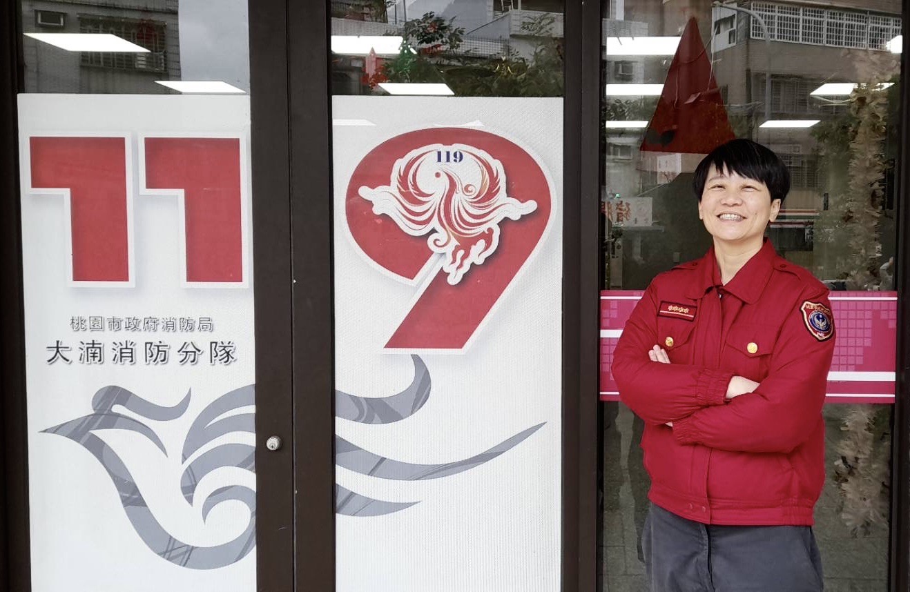 桃园消防首位女性小队长黄翊真今天到任，不仅是个人工作领域突破，也象征桃园消防迎来新气象。图／大湳消防分队提供