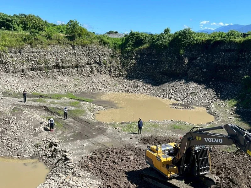 [新聞] 誇張！高雄大峽谷上百人遭起訴 盜挖面積 - 八卦 - PTT.BEST 批踢踢爆文 2