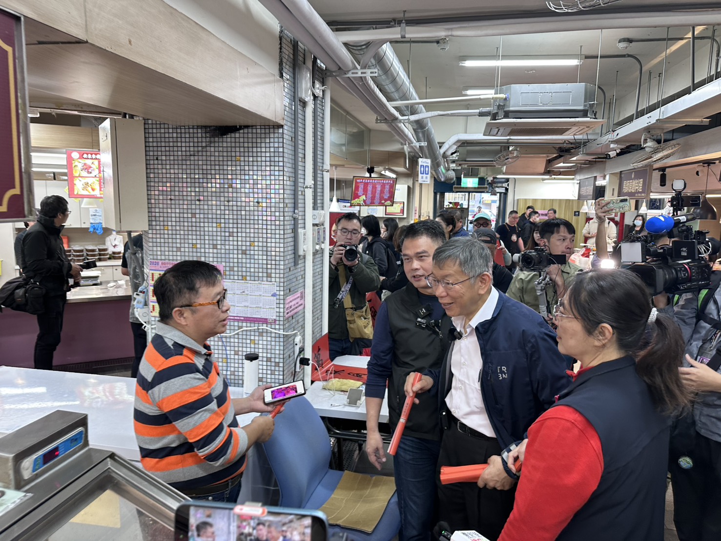 [新聞] 李貞秀立委難保？柯文哲：賴總統若有本事就講「陸配是外國人 - 八卦 - PTT.BEST 批踢踢爆文 2