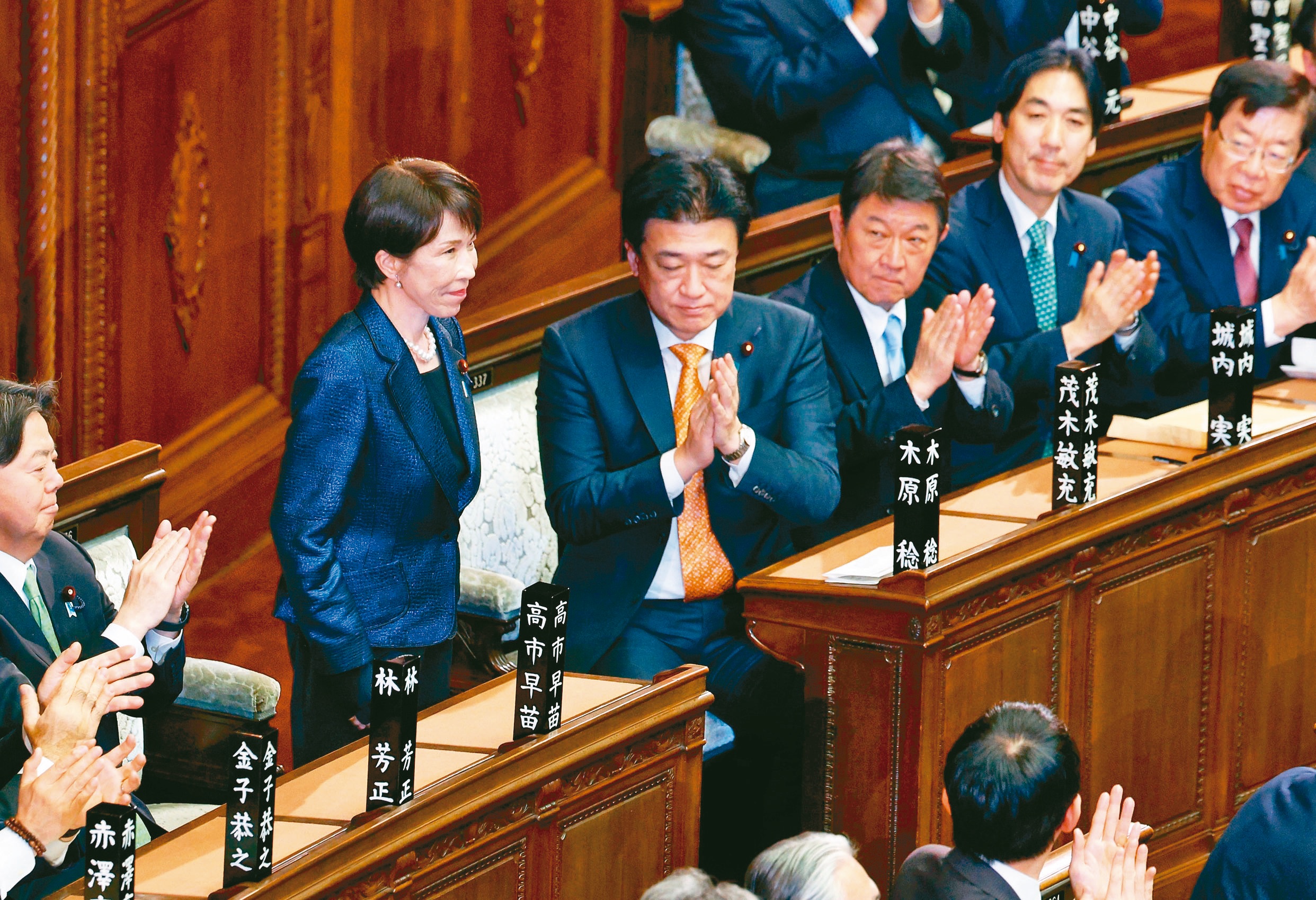 毫無懸念高市續任首相 閣員全留任 | 國際焦點 | 全球