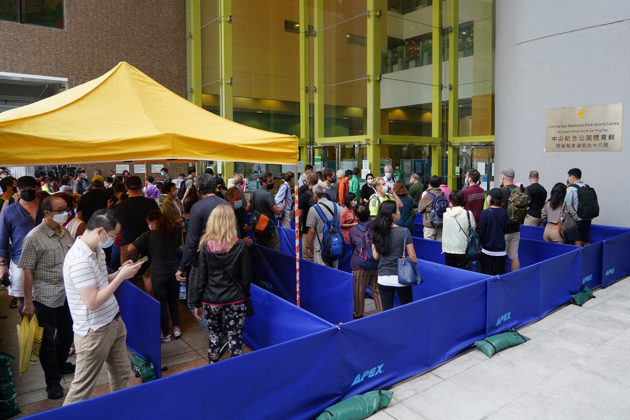 香港bnt復打全日1 17萬人接種有人等一小時還打不到 港澳大小事 中國 世界新聞網 香港bnt復打全日1 17萬人接種有人等一小時還打不到 港澳大小事 中國 世界新聞網