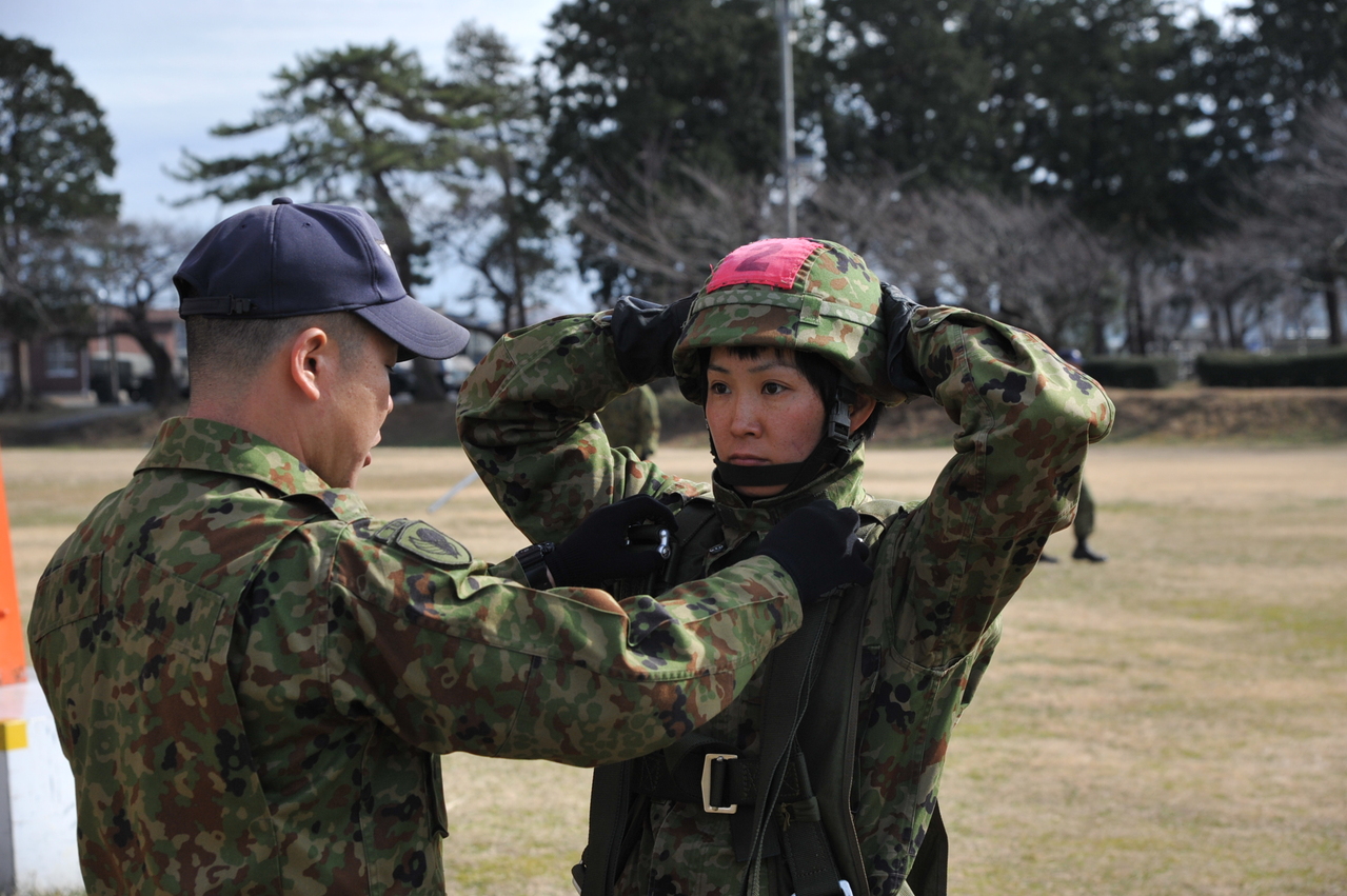 軍中女力 日首位空降女菁英用苦練打破自衛隊的歧視 新聞好好看 生活 世界新聞網