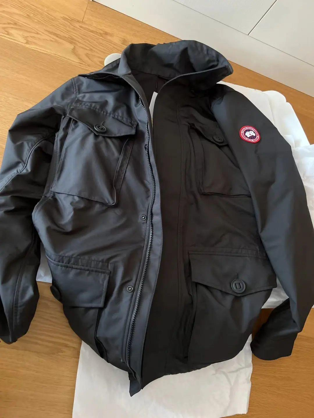 Canada goose hot sale voyager jacket