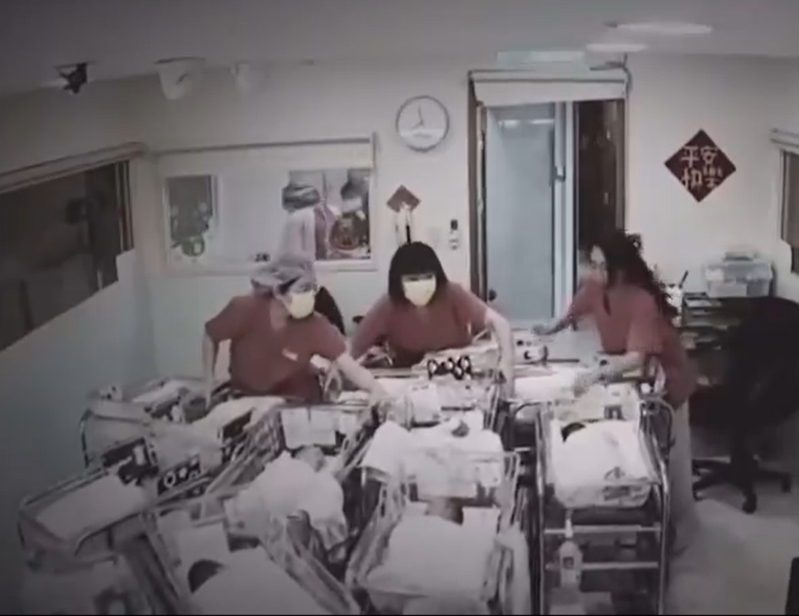 台北玺悦产后护理之家的护士们在3日花莲强震发生时，把婴儿床集中在一起，她们用身体挡住不停摇晃的婴儿床以守护婴儿安全。(取材自X平台)