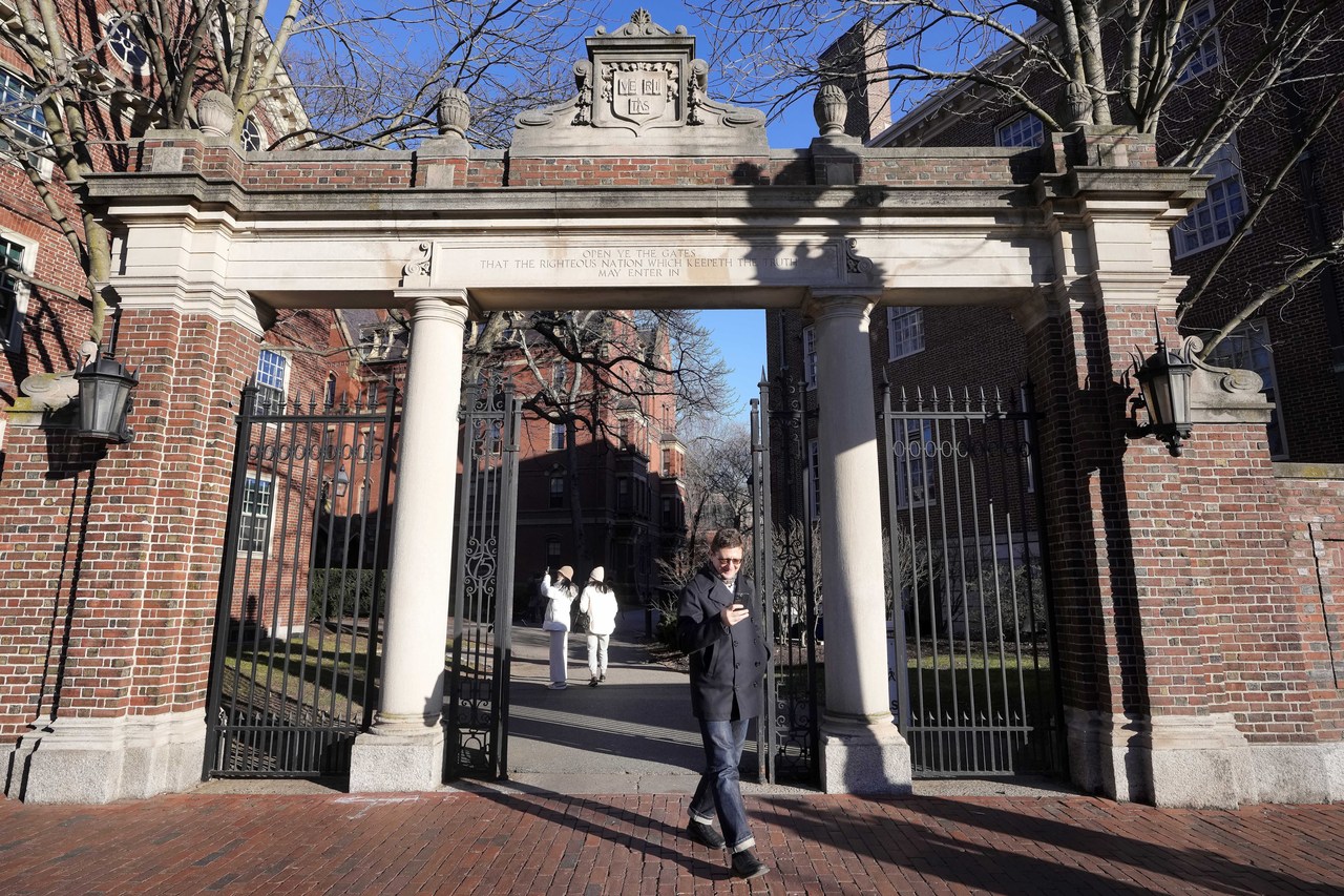 哈佛大学虽然每年要缴超过8万元的学杂费，但毕业后的薪资回报率远高于学费的投资。（美联社）