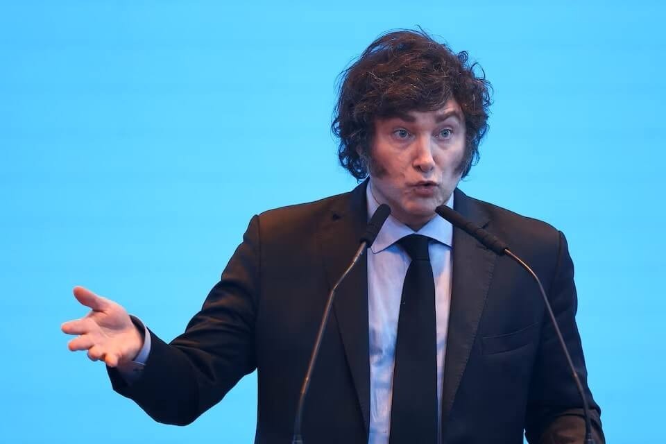 阿根廷总统米雷伊（Javier Milei）将出席6日和7日在巴西举行的「保守派政治行动会议」，并将与巴西前总统波索纳洛（Jair Bolsonaro）会面。（路透）