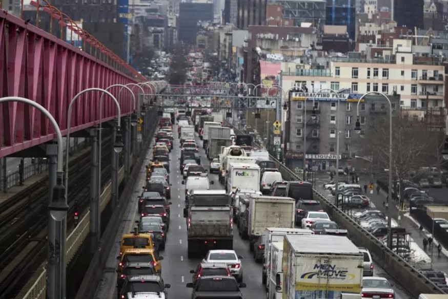 曼哈顿堵车费政策无限期暂停，MTA也停止捷运系统升级和维护项目。(美联社)
