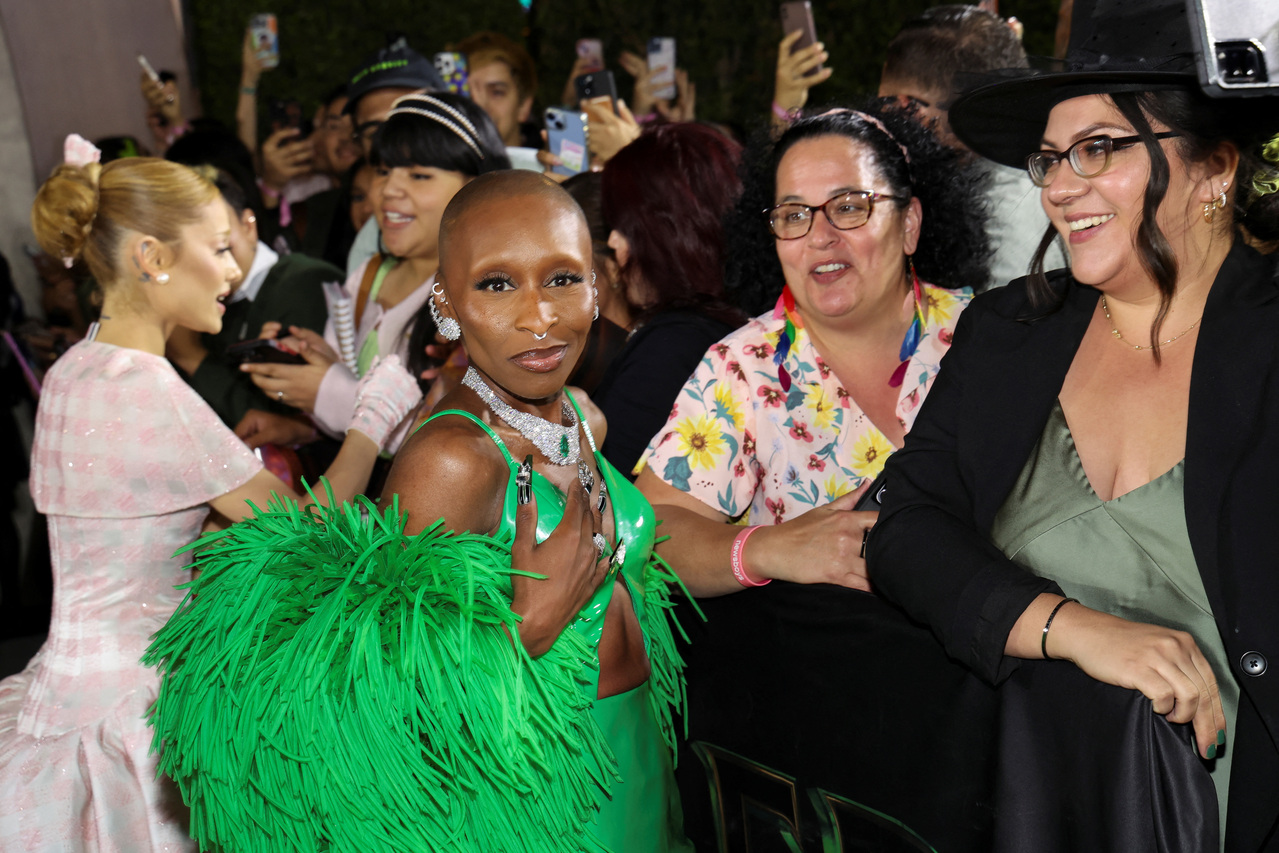 太巧… 导演朱浩伟迎五宝错过「魔法坏女巫」洛城首映| 台影最抢镜| 娱乐| 世界新闻网