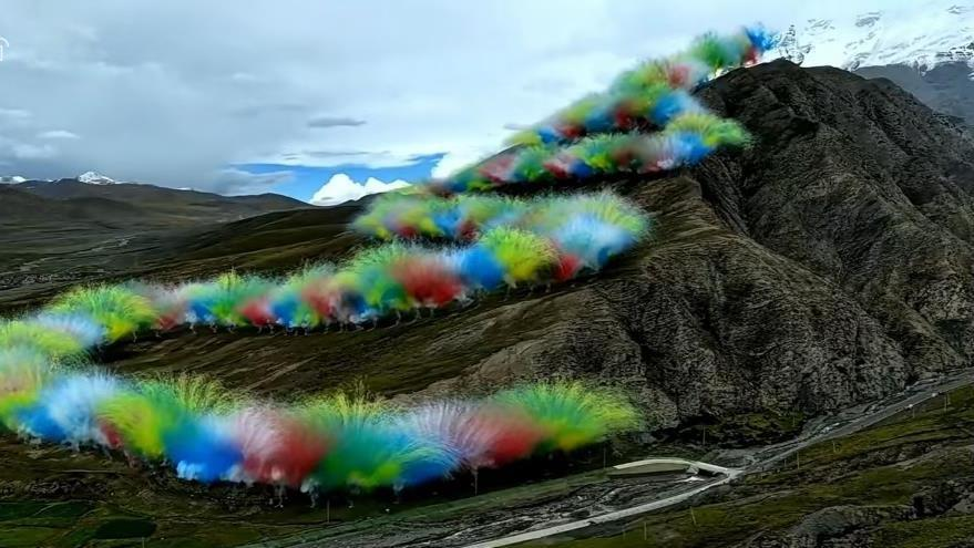 3000米「巨龍」炸喜馬拉雅山？ 蔡國強煙火秀涉毁生態| 中外大事紀