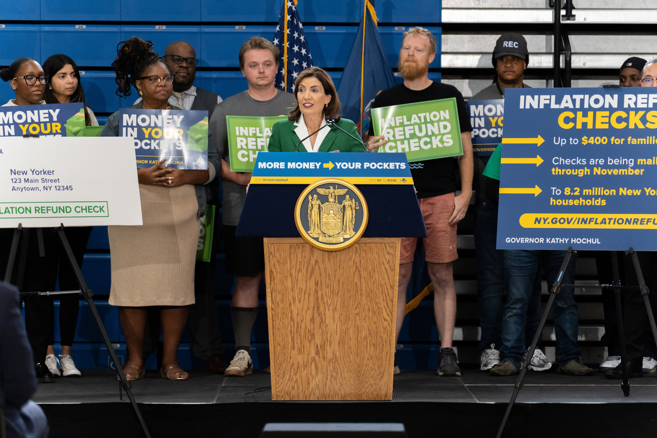纽约州通膨退税支票寄出 820万家庭可领最高400元| 纽约焦点| 纽约| 世界新闻网