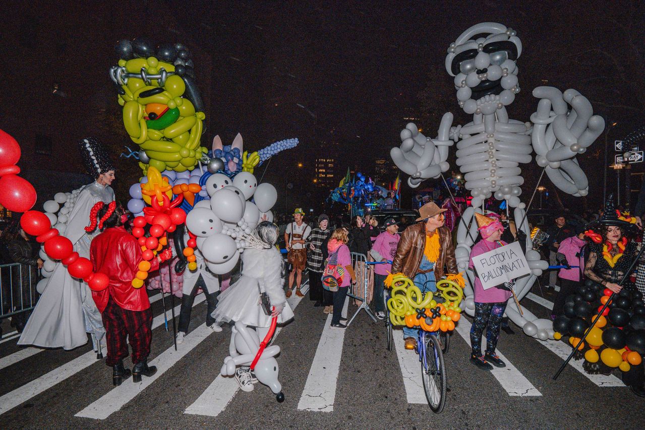 图辑／曼哈顿万圣节游行吸引上万人民众各出奇招扮装| 纽约即时| 纽约| 世界新闻网, image size:1279x853